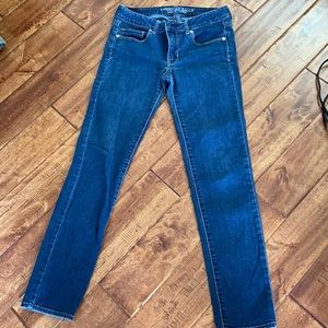 AE Skinny super stretch size 6